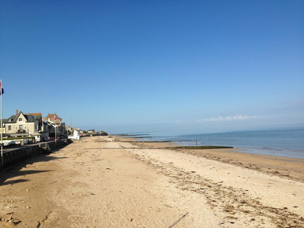 Le Clos Normand Hotel Saint-Aubin-sur-Mer  Exterior photo